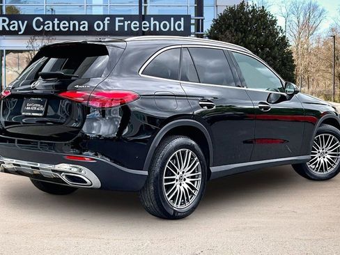 Used 2024 Mercedes-Benz GLC 300 4MATIC image 2