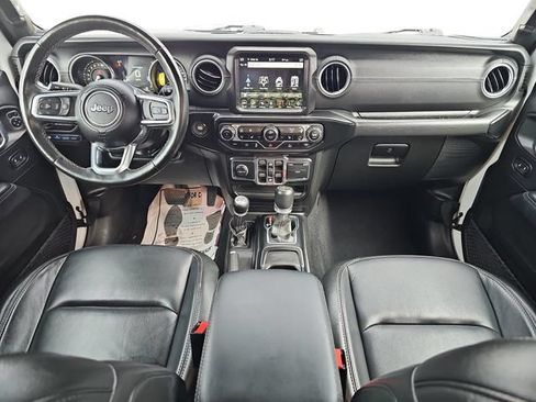 Used 2022 Jeep Wrangler Unlimited Sahara w/ Cold Weather Group AWD/4WD image 11