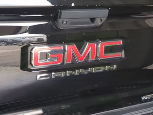 Used 2023 GMC Canyon AT4 w/ AT4 Premium Package AWD/4WD image 13