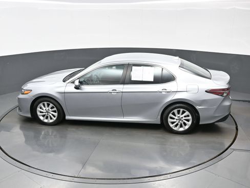 Used 2022 Toyota Camry LE FWD image 37