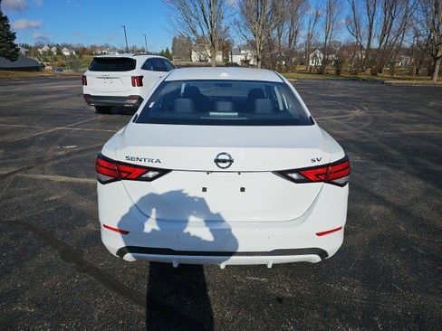Used 2023 Nissan Sentra SV image 5