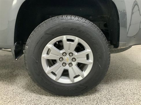 Used 2017 Chevrolet Colorado LT AWD/4WD image 13