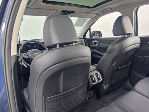 Used 2024 Kia Sorento S w/ Panoramic Sunroof Package image 31