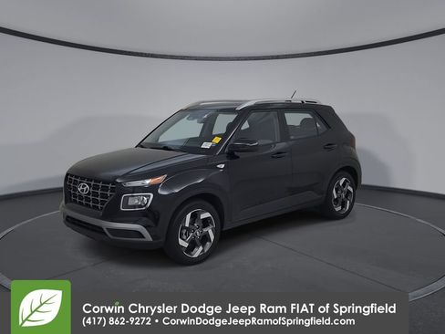 Used 2025 Hyundai Venue SEL FWD image 7