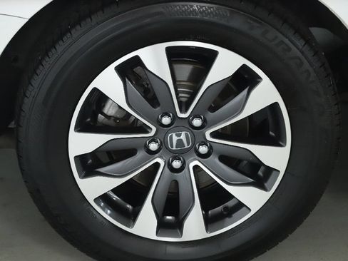Used 2024 Honda Odyssey EX-L image 12