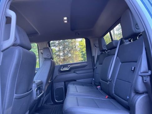 Used 2025 Chevrolet Silverado 2500 LTZ w/ LTZ Premium Package AWD/4WD image 6