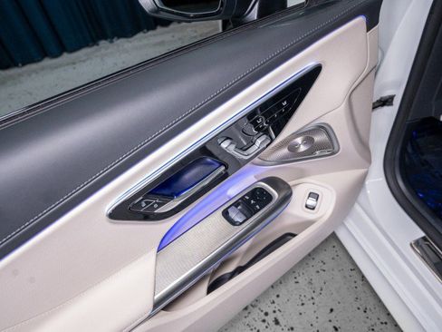 New 2026 Mercedes-Benz CLE 300 4MATIC Coupe image 11