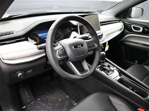 New 2026 Jeep Compass Limited w/ Mopar Graphics Package image 12