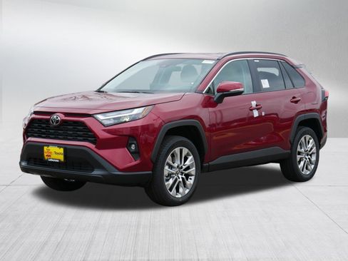 Used 2025 Toyota RAV4 XLE Premium image 2