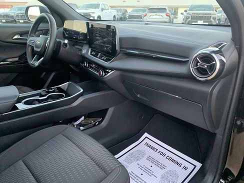 Certified 2026 Chevrolet Equinox LT FWD image 27