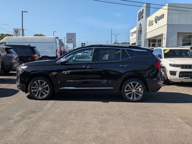 Used 2020 GMC Terrain Denali w/ Denali Premium Package AWD/4WD image 6