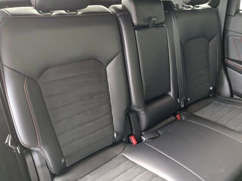 Used 2024 Ford Edge ST-Line image 33