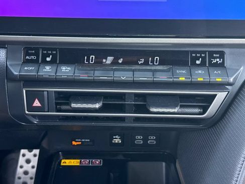 Used 2025 Toyota Camry SE w/ Multimedia Upgrade Package FWD image 31