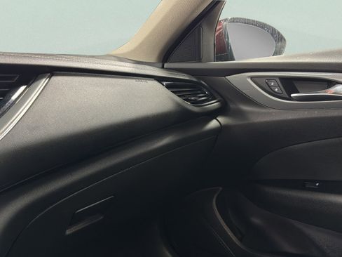 Used 2018 Buick Regal Preferred image 32