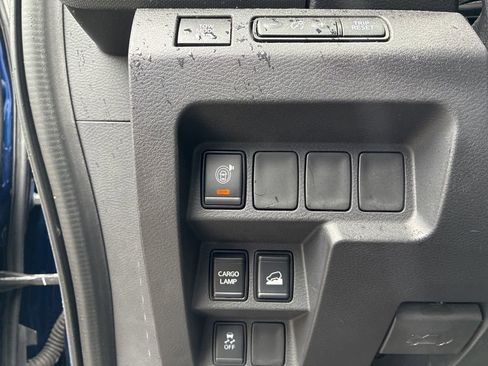 Used 2022 Nissan Frontier SV w/ Technology Package AWD/4WD image 11