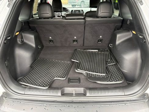 Certified 2019 Jeep Cherokee Latitude Plus w/ Cold Weather Group image 24