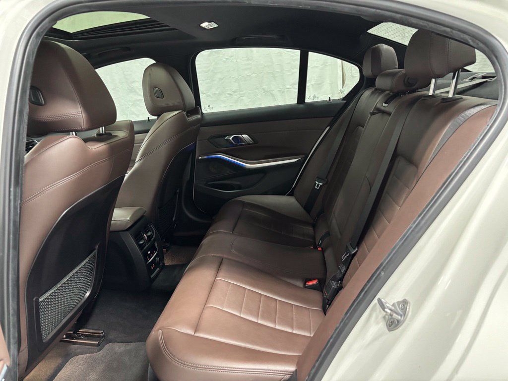 Used 2020 BMW 330i xDrive Sedan w/ Premium Package AWD/4WD image 42