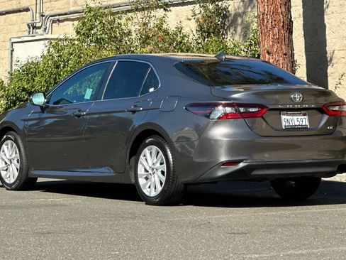 Used 2023 Toyota Camry LE FWD image 5