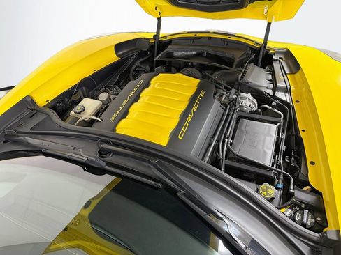 Used 2019 Chevrolet Corvette Stingray Coupe RWD image 28