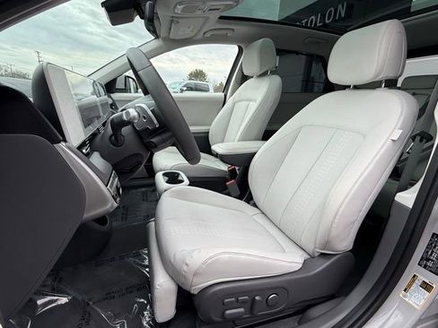 Used 2024 Hyundai Ioniq 5 Limited image 17