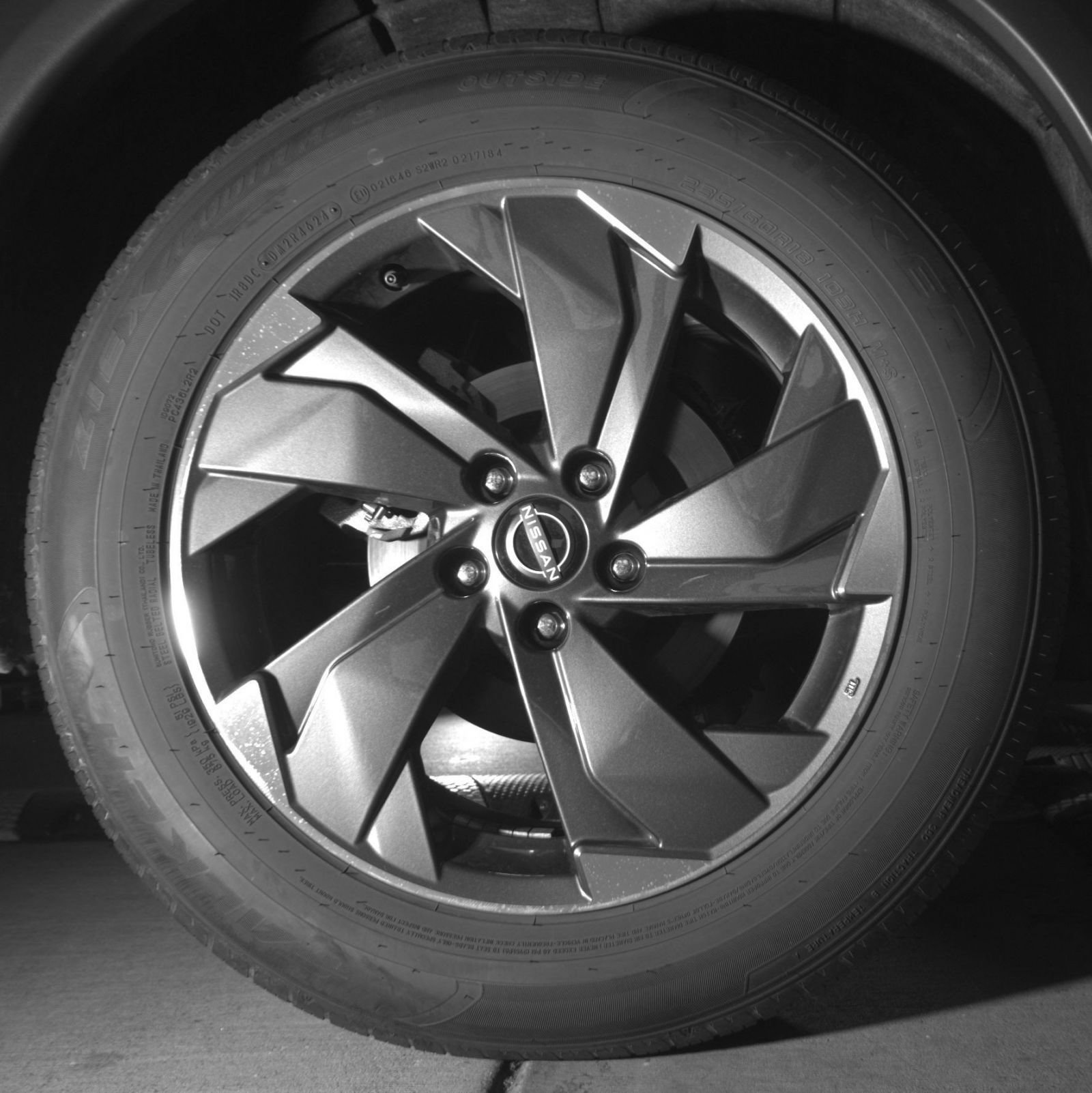 Used 2025 Nissan Rogue SV FWD image 18