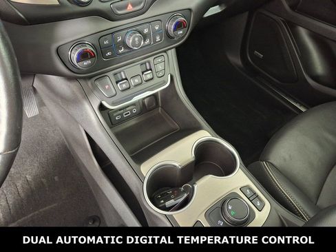 Used 2018 GMC Terrain Denali image 19