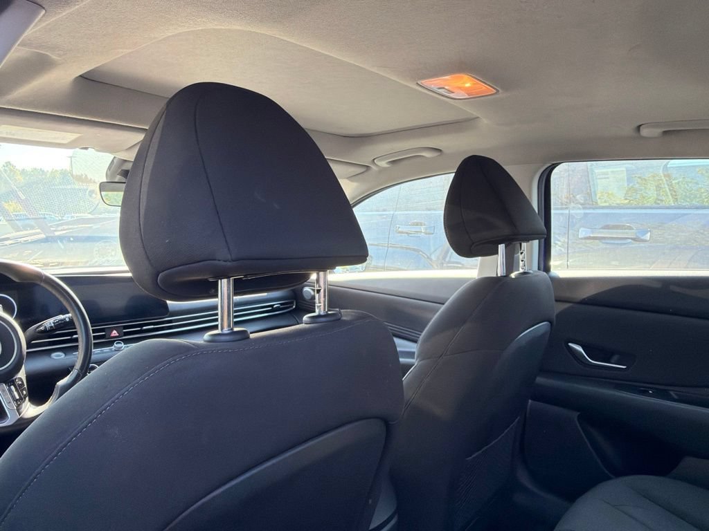 Used 2025 Hyundai Elantra SEL FWD image 25