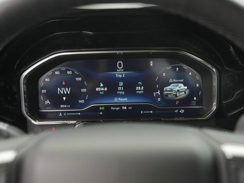 Used 2024 Chevrolet Silverado 1500 LT image 24