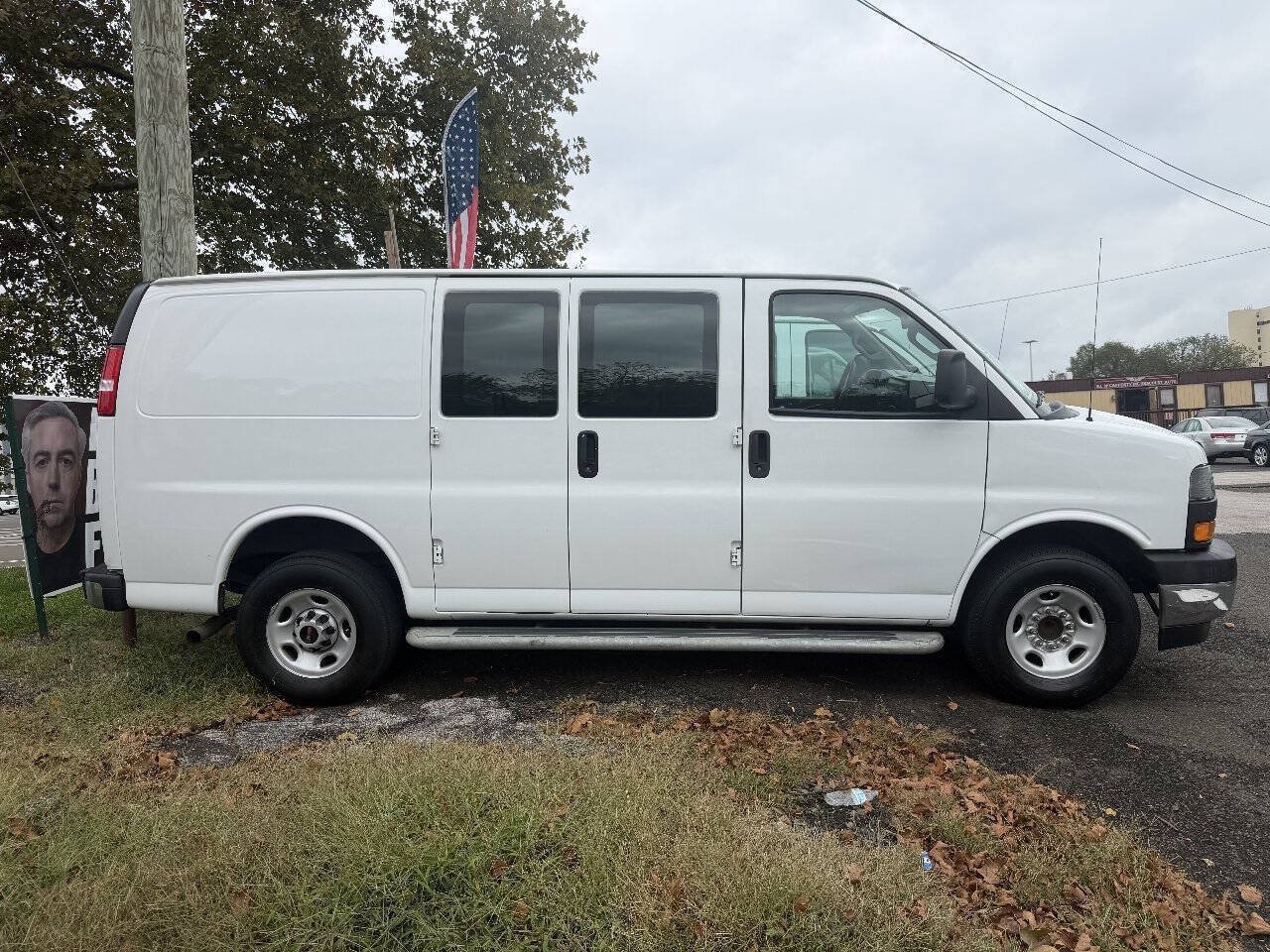 Used 2022 GMC Savana 2500 w/ Driver Convenience Package RWD image 1