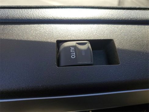 Used 2022 Toyota 4Runner Limited image 14