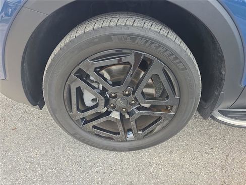 Used 2025 Kia Telluride EX X-Line AWD/4WD image 11