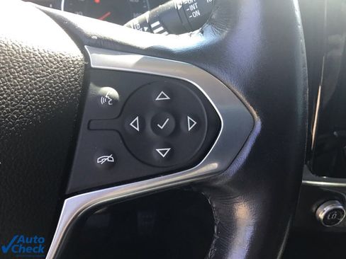 Used 2021 Chevrolet Traverse LT image 37