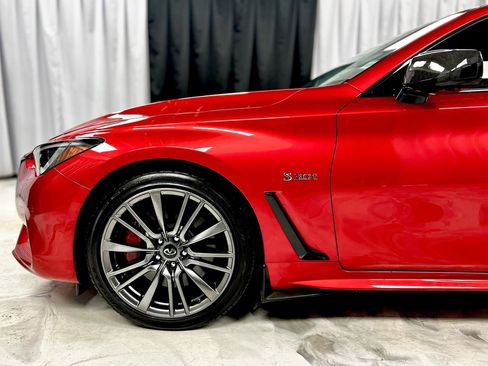 Used 2017 INFINITI Q60 Red Sport 400 image 9
