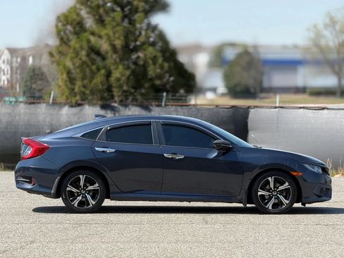 Used 2017 Honda Civic Touring image 7