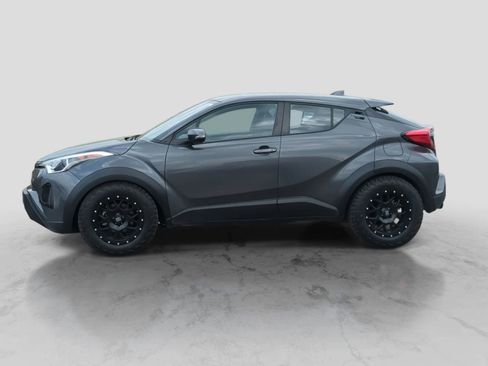 Used 2019 Toyota C-HR LE FWD image 5