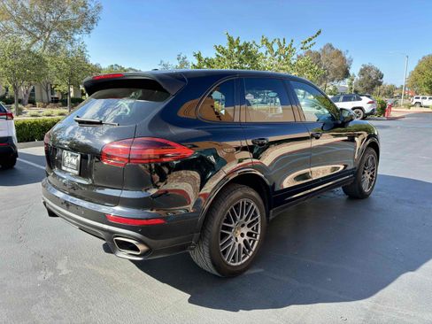 Used 2017 Porsche Cayenne AWD/4WD image 8