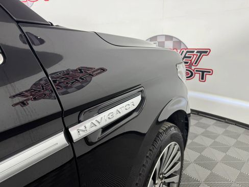 Used 2019 Lincoln Navigator Reserve w/ Cargo Package AWD/4WD image 35