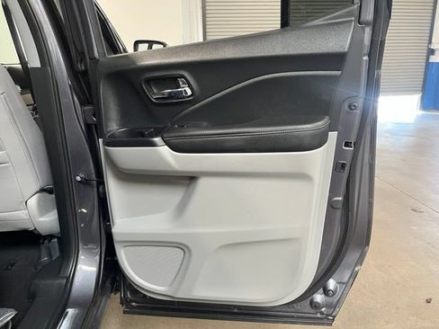 Used 2023 Honda Ridgeline RTL image 16