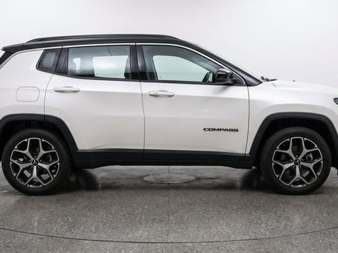 Used 2025 Jeep Compass Limited AWD/4WD image 11