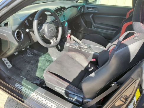 Used 2014 Scion FR-S RWD image 22