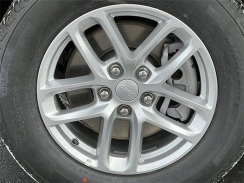 New 2025 Jeep Grand Cherokee L Laredo w/ Luxury Tech Group I image 9