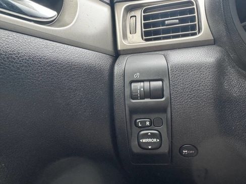 Used 2010 Subaru Impreza 2.5i Premium image 32