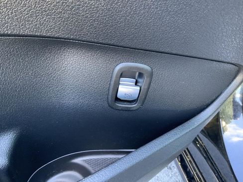 Used 2022 Mercedes-Benz C 300 4MATIC Sedan image 24