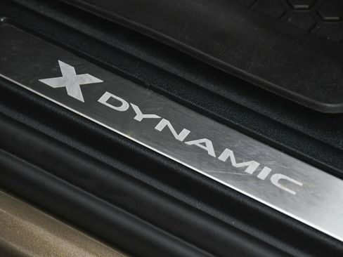 Used 2024 Land Rover Defender 130 X-Dynamic SE AWD/4WD image 12