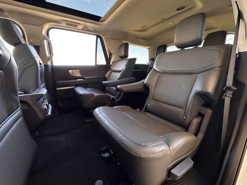 New 2026 Ford Expedition Active image 27