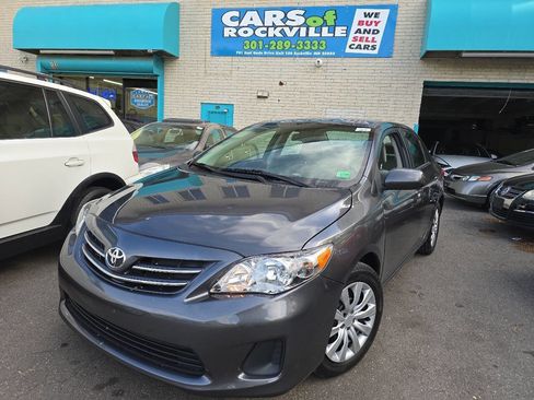 Used 2013 Toyota Corolla LE FWD image 2