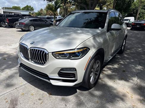 Used 2019 BMW X5 xDrive50i w/ Executive Package AWD/4WD image 2