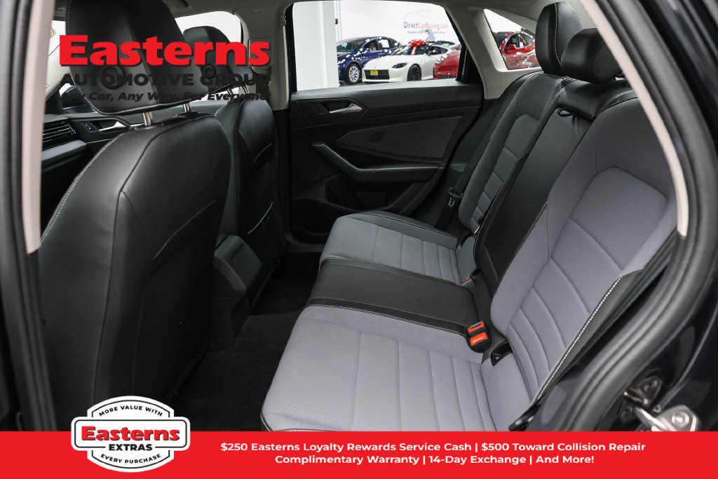 Used 2025 Volkswagen Jetta SE FWD image 21