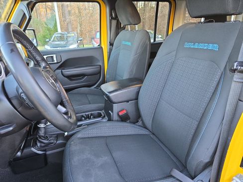 Used 2021 Jeep Wrangler Unlimited Islander image 14