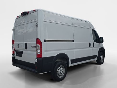 Used 2024 RAM ProMaster 2500 w/ Convenience Group FWD image 6